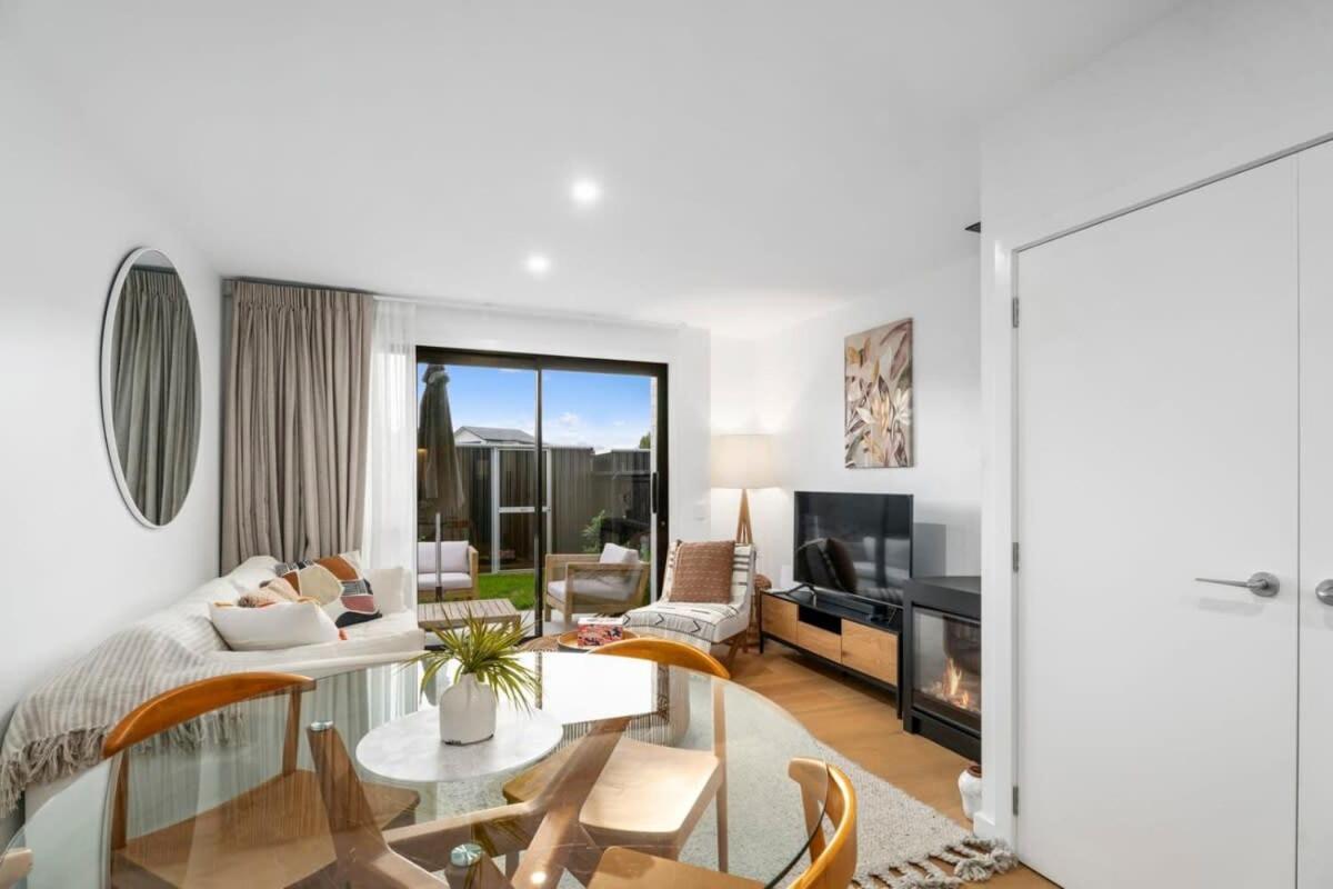 Wanaka Riverside Townhouse Retreat Albert Town Buitenkant foto