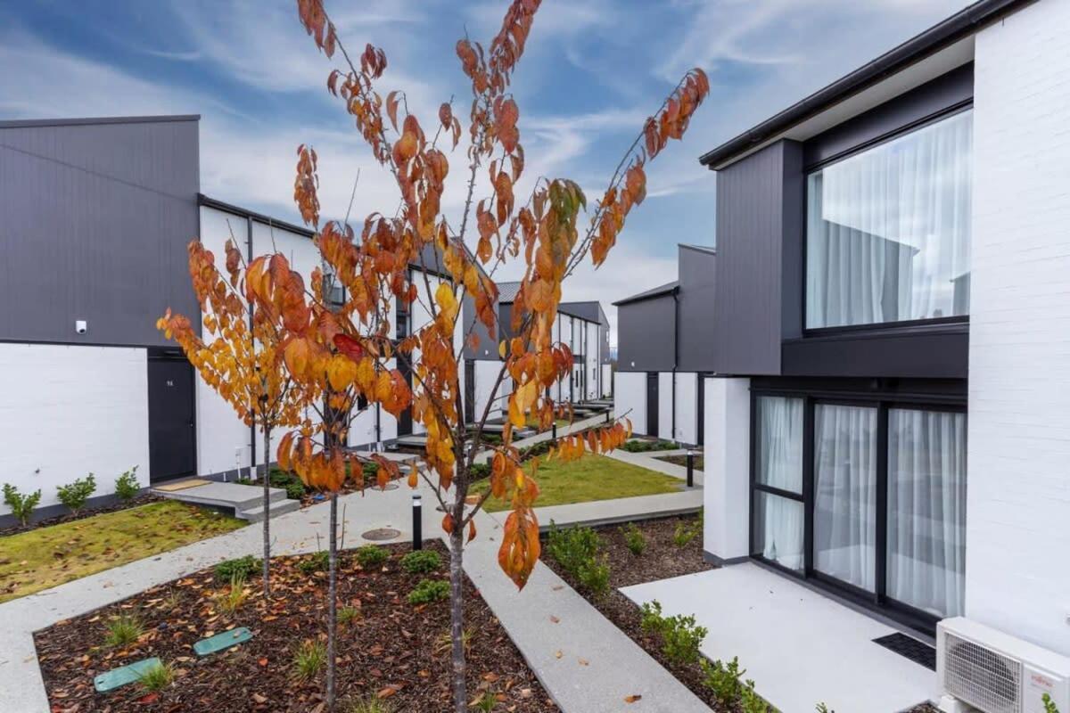 Wanaka Riverside Townhouse Retreat Albert Town Buitenkant foto