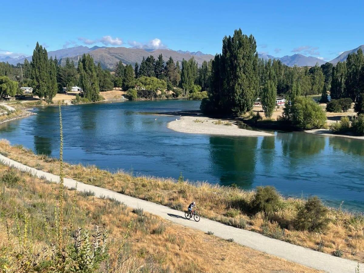 Wanaka Riverside Townhouse Retreat Albert Town Buitenkant foto